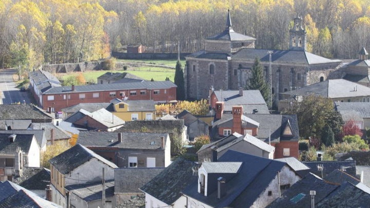 Vista del pueblo de San Miguel de las Dueñas. L. DE LA MATA