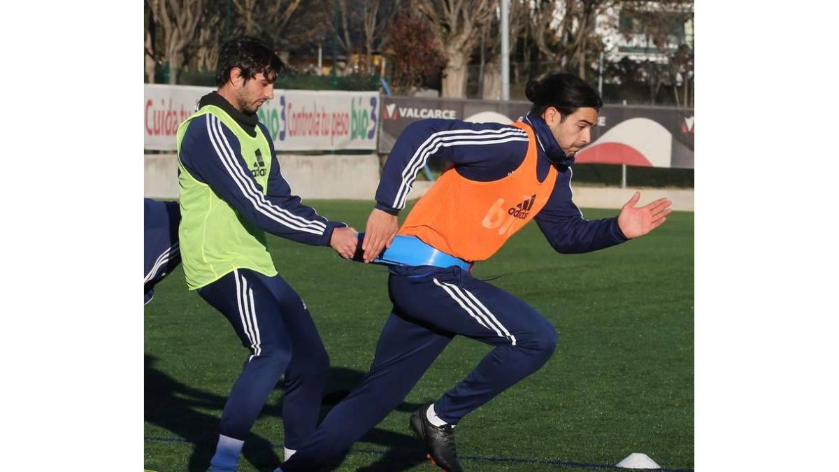 Andy, a la derecha, confía en que la Deportiva pueda sacar algo positivo del Villamarín