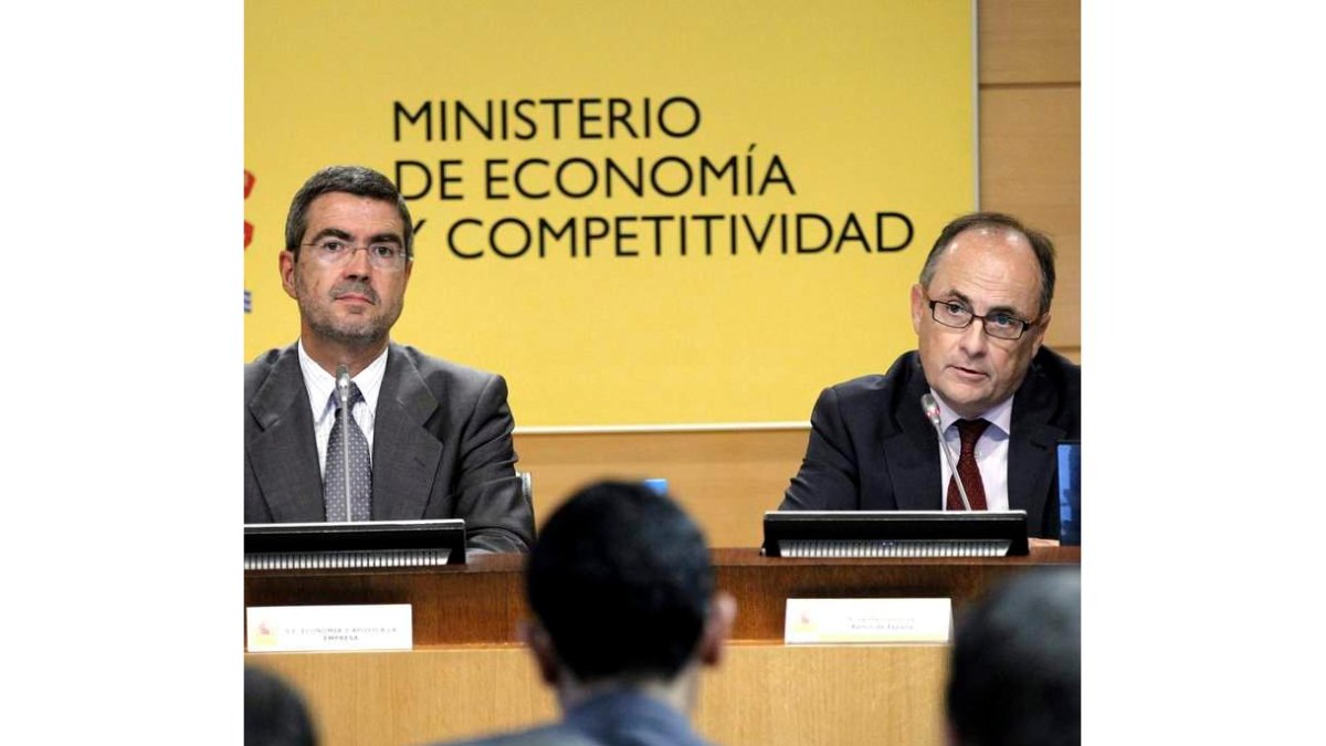 Jiménez Latorre y Fernando Restoy, durante la presentación del informe ayer.