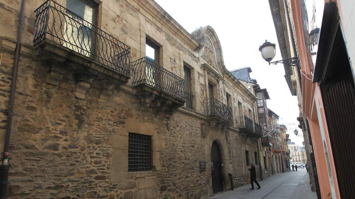 La fachada del Museo del Bierzo en Ponferrada, en una imagen de archivo. L. DE LA MATA