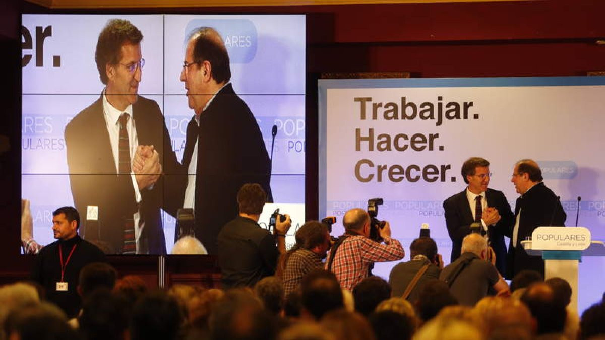 Alberto Núñez-Feijóo respaldó ayer la presentación del programa electoral autonómico de los populares de Castilla y León, con Juan Vicente Herrera a la cabeza