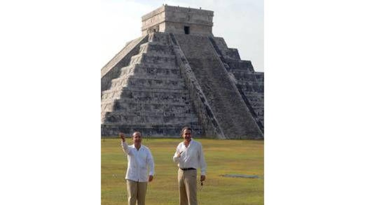 Calderón y Zapatero, en su visita a la zona arqueológica de Chichén Itzá
