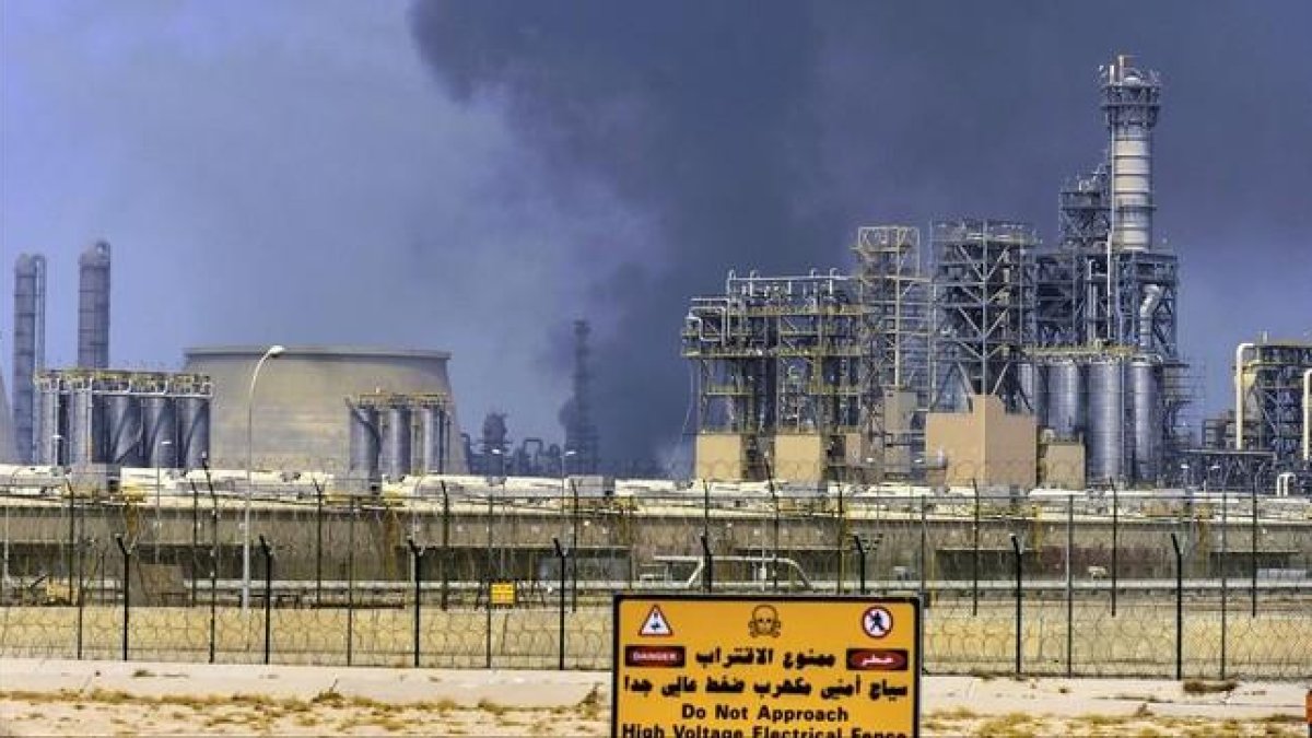 Una refinería de petróleo en Kuwait.