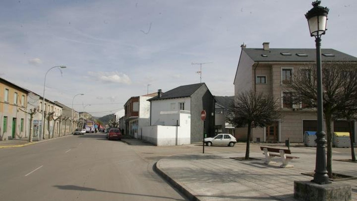 Imagen del barrio ponferradino de La Placa donde ha tocado la lotería. L. DE LA MATA