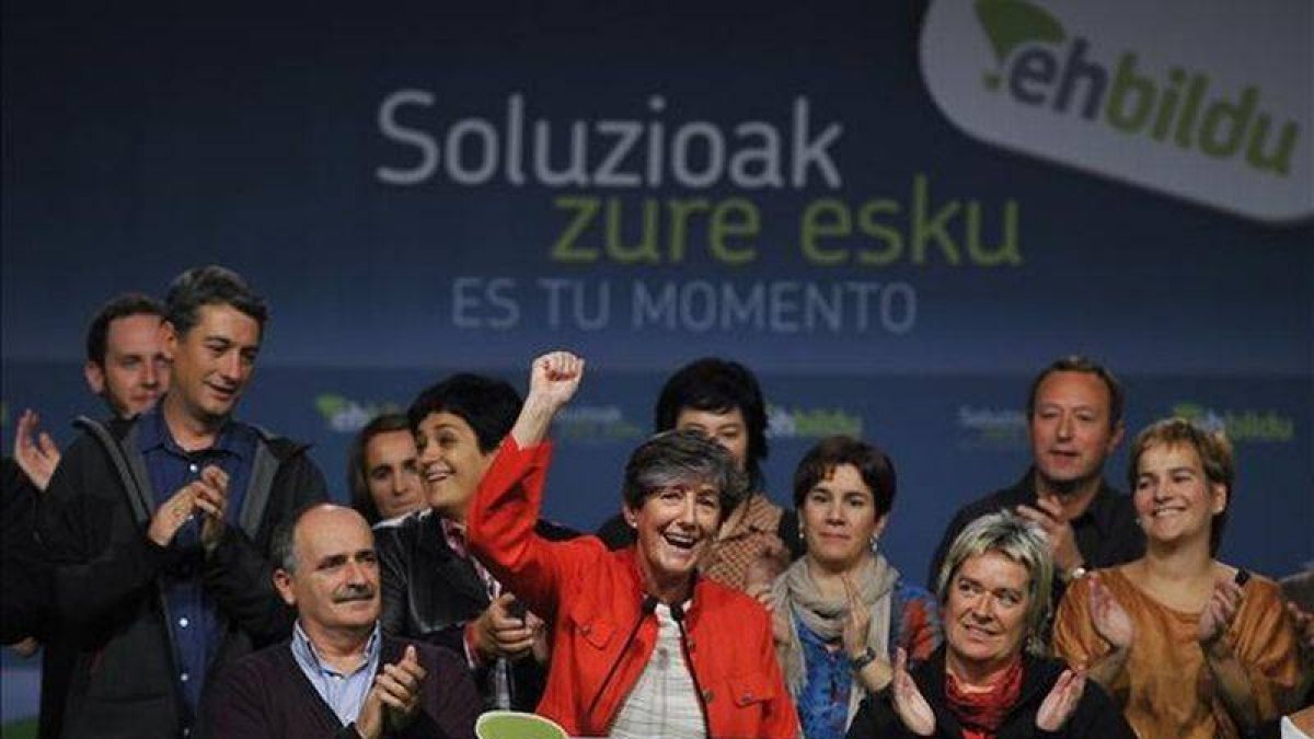 Laura Mintegi, líder de Euskal Herria Bildu, el domingo por la noche, trras conocerse los resultados electorales.