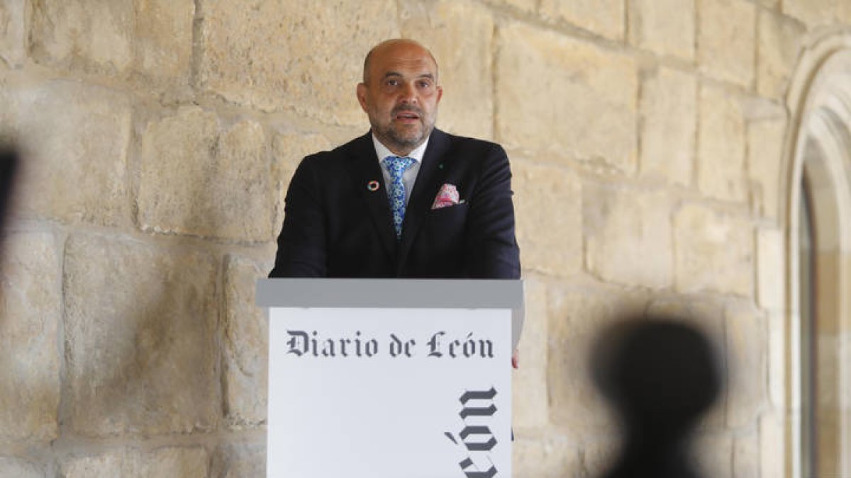 El representante de los hosteleros en Castilla y León, Fernando de la Varga, en el I Congreso de Turismo. DL