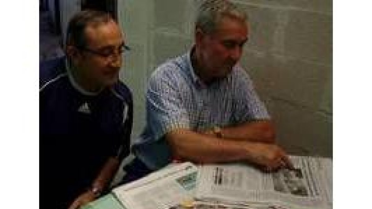 Dos de los lugareños de Cancela que atestiguan que la Xunta ha errado