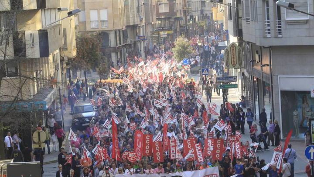 La manifestación por el centro de Ponferrada.