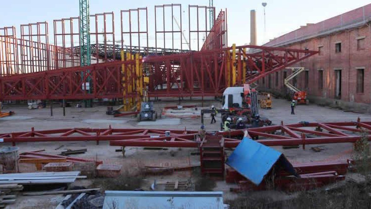 Las obras del Palacio de Congresos no estarán acabadas en la primavera del 2014.