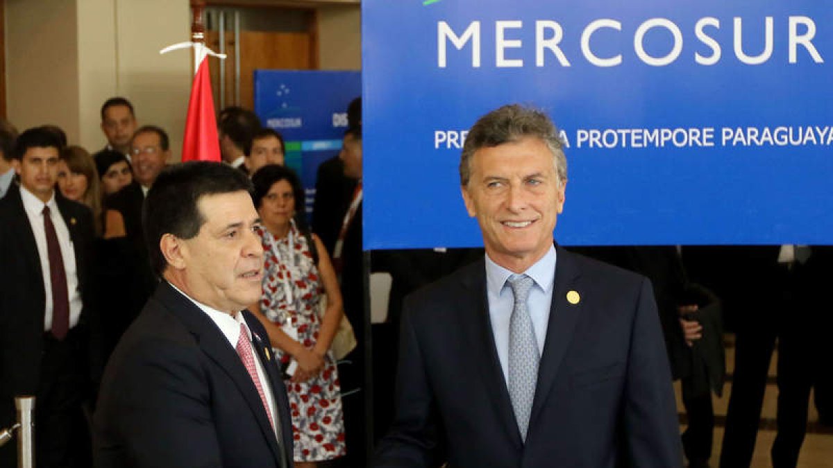 El presidente paraguayo y el argentino, ayer en Mercosur.