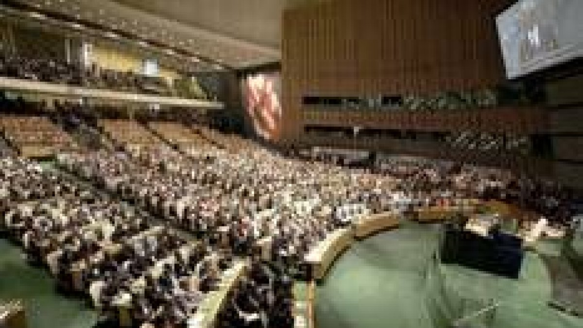 Vista general de la Asamblea de la ONU durante el discurso de Annan