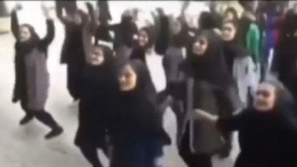 Gentleman, el baile tabú en las escuelas que revoluciona Irán.