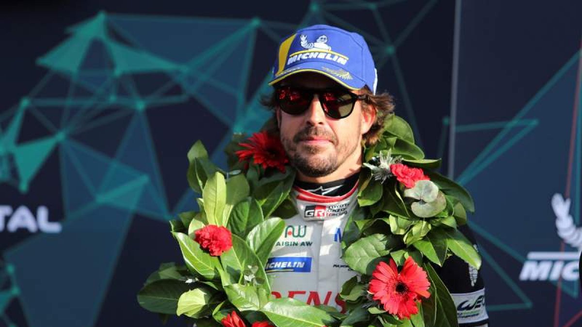Alonso subió al podio pero luego su equipo fue descalificado. MOY