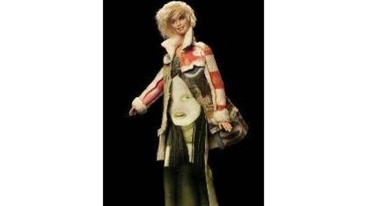 El diseñador Custo Dalmau presenta el nuevo diseño creado para la internacional muñeca Barbie
