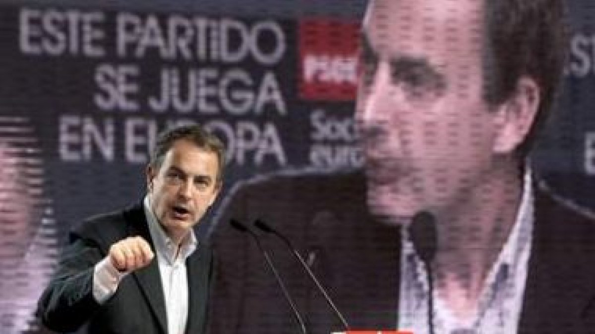 El presidente del Gobierno, Rodríguez Zapatero, durante la presentación de los candidatos a las euro