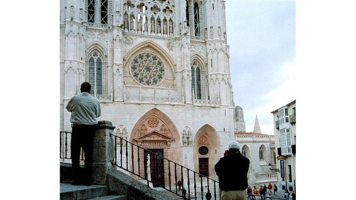 Vista de la fachada de la Catedral de Burgos. EFE