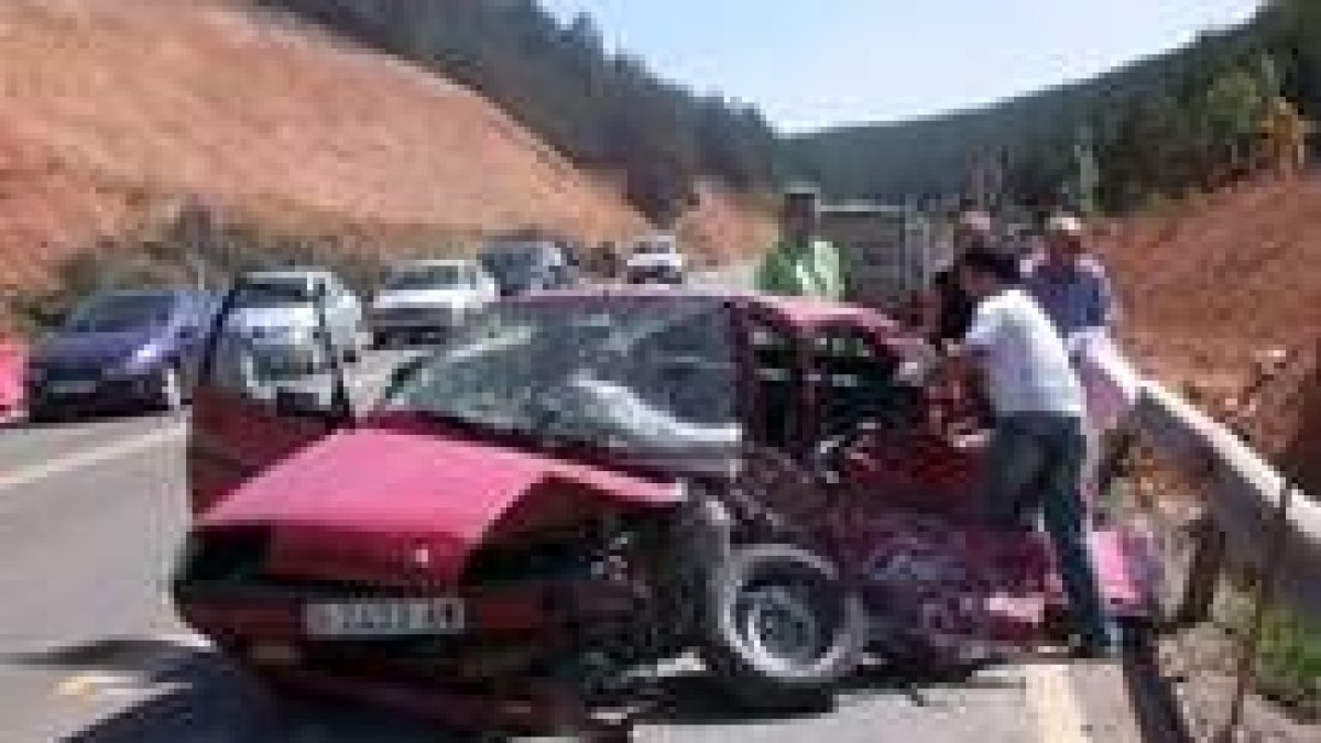 Estado en el que quedó el vehículo siniestrado a resultas del accidente de ayer en El Rabizo