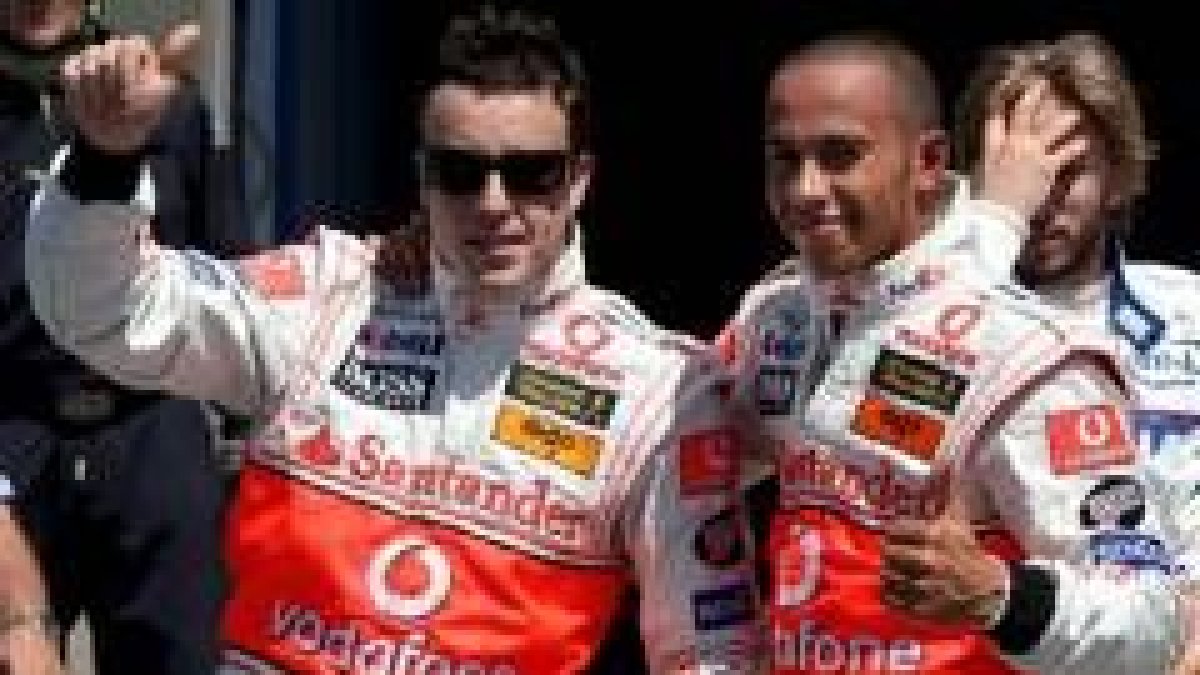 Fernando Alonso y Lewis Hamilton al acabar el Gran Premio de Canadá