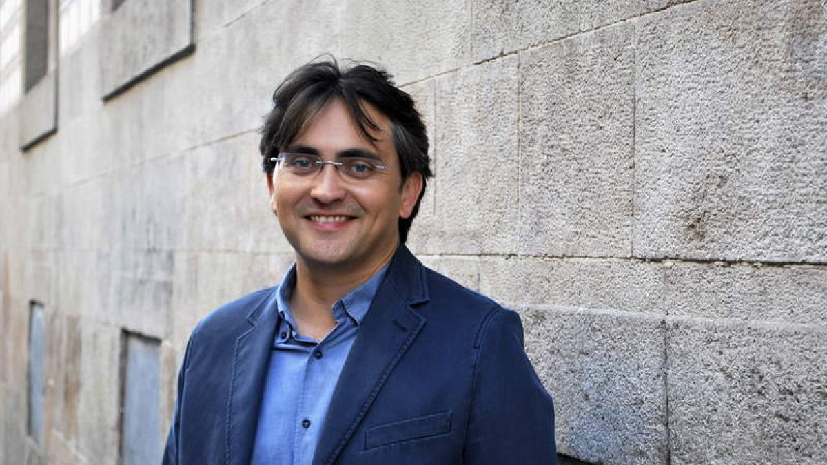 El escritor barcelonés Gonzalo Torné, que firma como Álvaro Abad en su primera novela negra