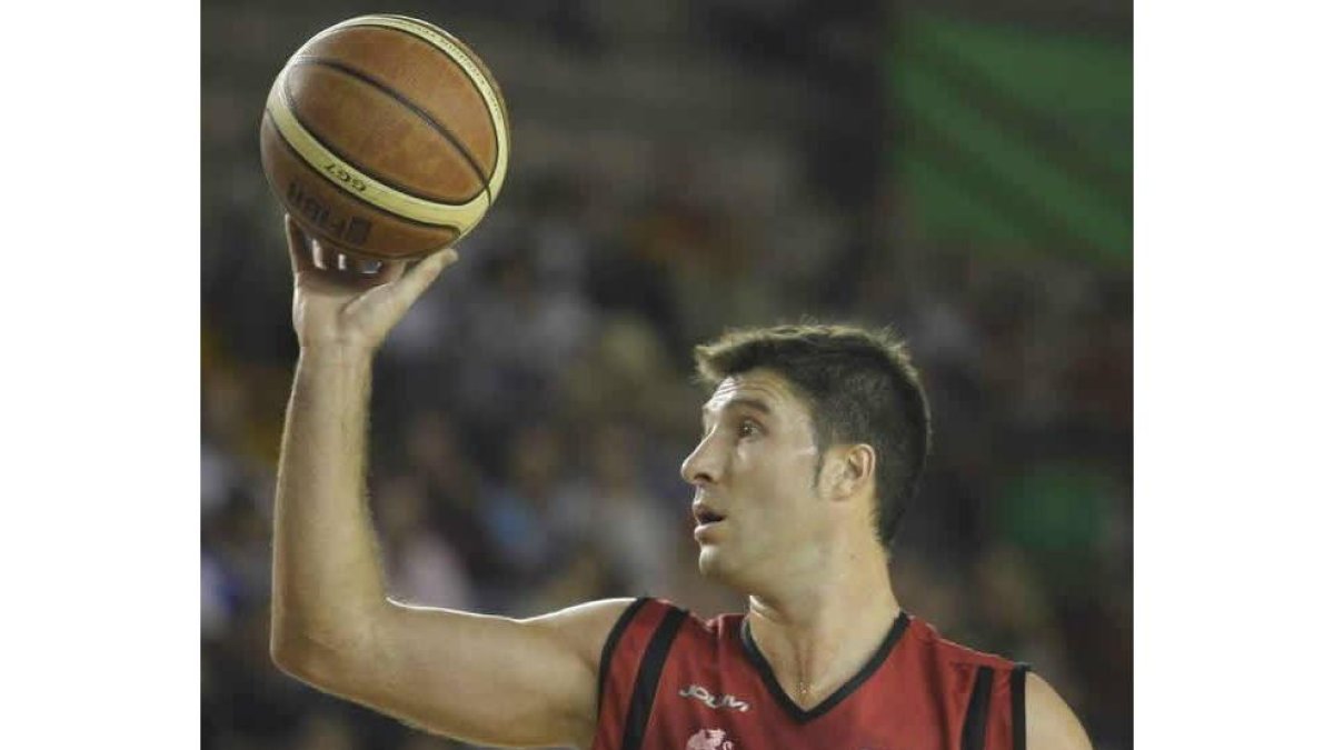 Julio González, alero de Baloncesto León.