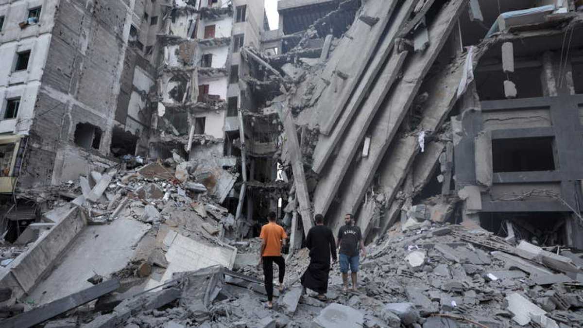 Imagen del aftermath de los bombardeos israelíes sobre Gaza. HAITHAM IMAD