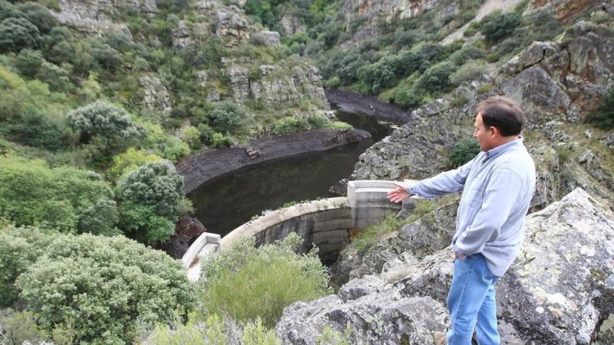 La presa de San Facundo donde se provocó la muerte de mil truchas