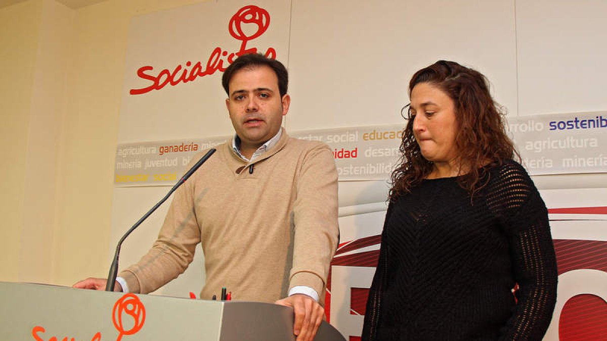 Celestino Rodríguez y Nuria Díaz, ayer durante la rueda de prensa.
