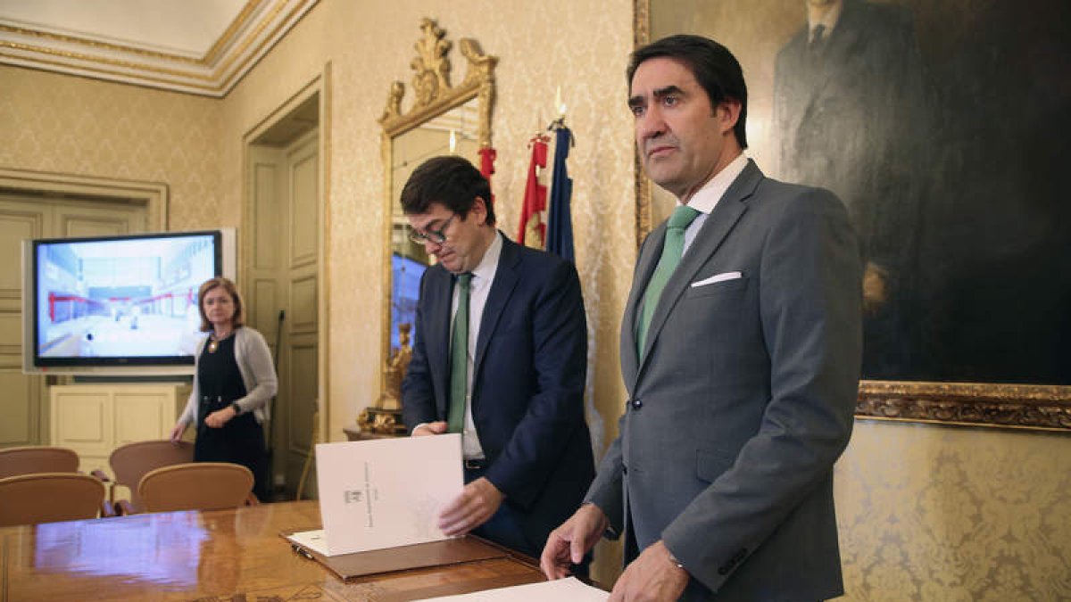 Juan Carlos Suárez-Quiñones y el alcalde de Salamanca. J. M. GARCÍA