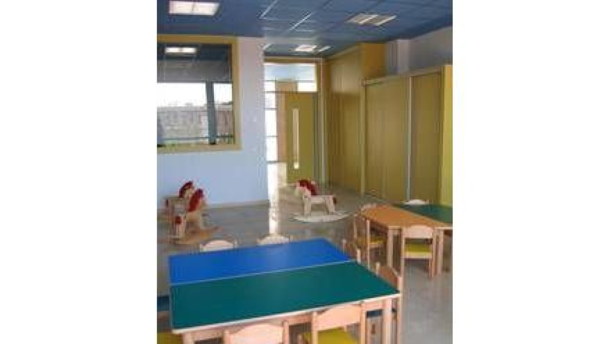 Las aulas están equipadas con el mobiliario infantil más moderno