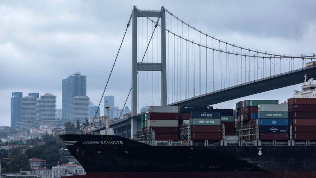 Primer carguero que deja el puerto ucraniano de Odesa desde el fin del acuerdo de los cereales. ERDEM SAHIN