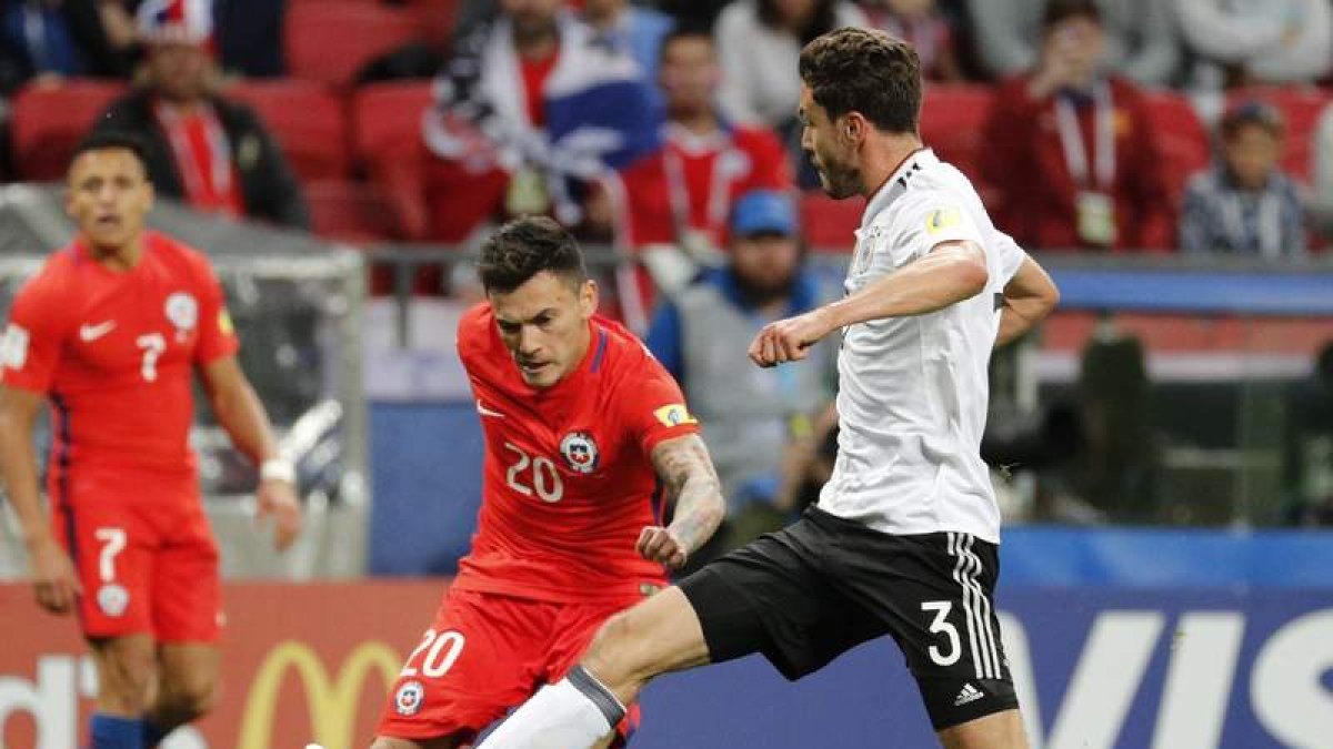 Chile y Alemania ya midieron fuerzas en la primera fase del torneo (1-1). DOLZHENKO