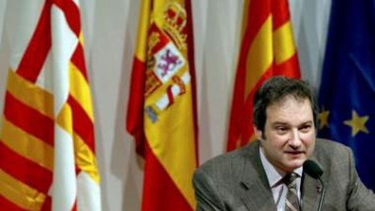 El alcalde de Barcelona, Jordi Hereu, durante la presentación de la candidatura.