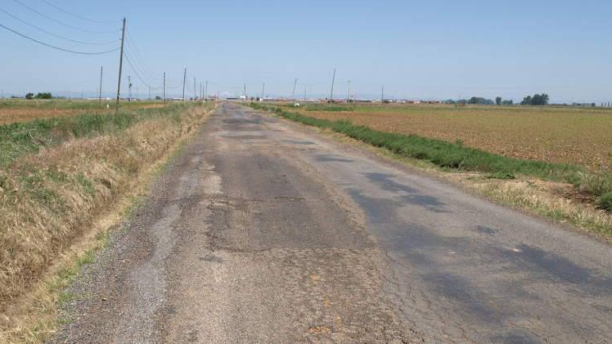 Estas actuaciones permitirán eliminar los baches de la LE-7509, por Pobladura a Laguna.