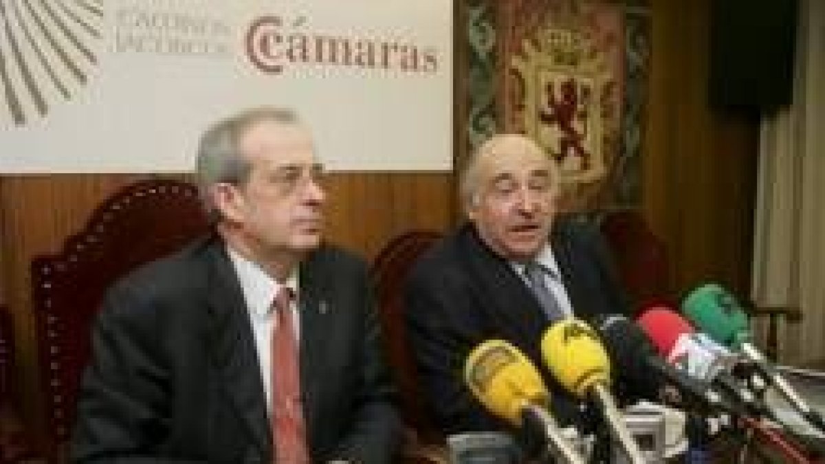 Jesús Sorey Carril y Manuel Lamelas Viloria durante su intervención de ayer en la Cámara de León.