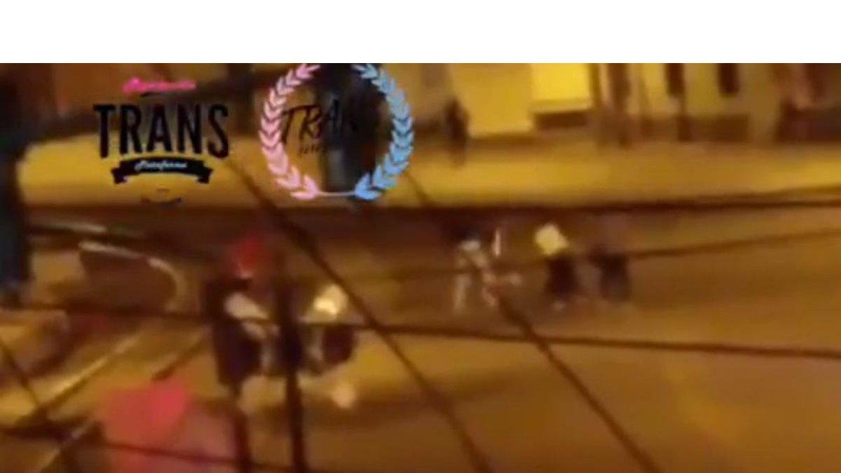 Captura del vídeo de la agresión a una mujer trasngénero en Ecuador