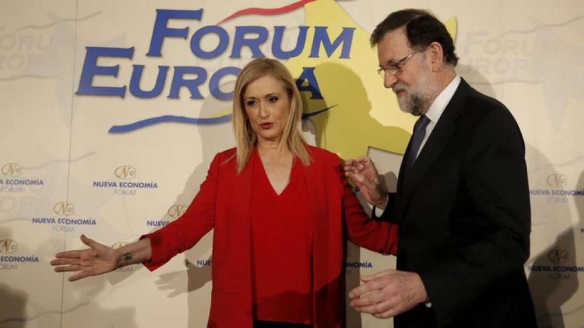 Mariano Rajoy y Cristina Cifuentes, en el desayuno celebrado este lunes en el Casino de Madrid.