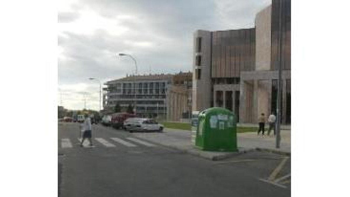 Imagen del edificio administrativo de la Junta de Castilla y León en la Avenida de los Peregrinos