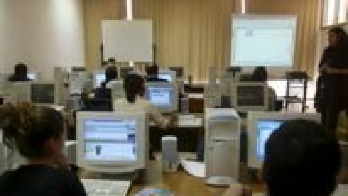 Una clase de informática de la Universidad de León