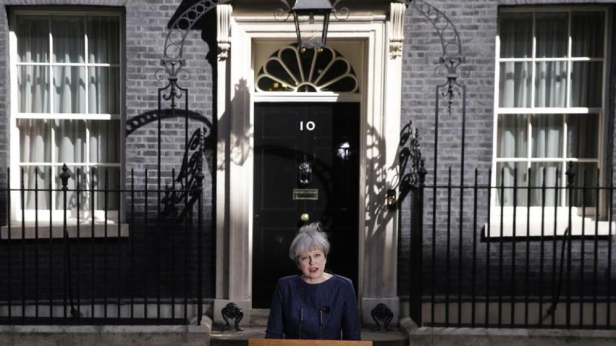 May, durante su declaración frente al 10 de Downing Street.