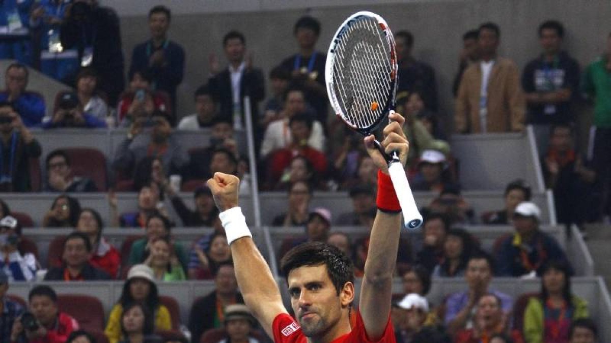 Novak Djokovic celebra su triunfo en la final de Pekín.