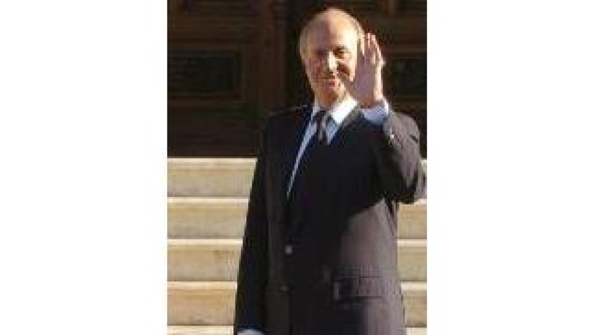 El rey Don Juan Carlos podría presidir la inauguración