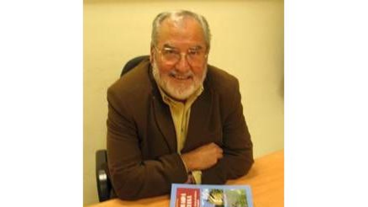 José Antonio Iglesias, con su nuevo libro sobre el Bierzo
