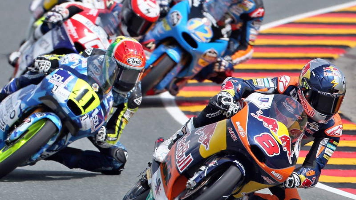 El australiano Miller lideró de forma contundente la carrera de Moto3.