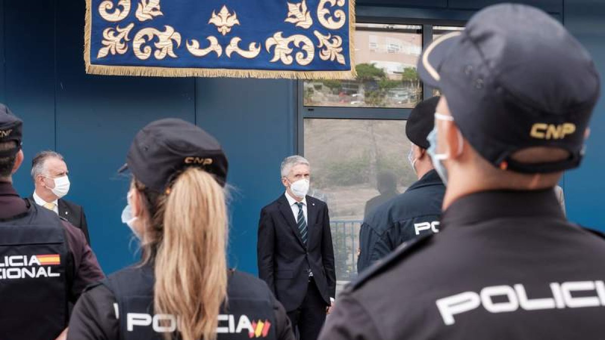 Marlaska en la inauguración de la nueva Comisaría del Distrito Centro de Las Palmas. ÁNGEL MEDINA G.