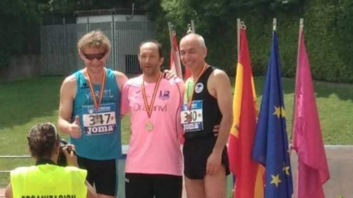José Huerga, en el centro, consiguió la medalla de oro. DL