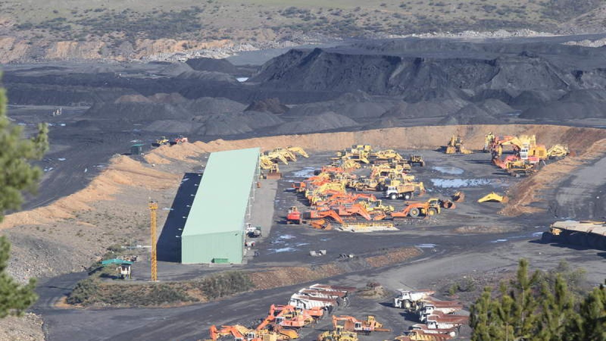 La Gran Corta de Fabero, uno de los puntos de almacenamiento del carbón del Aetc.