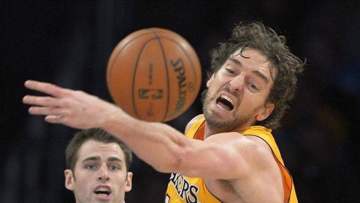 Pau Gasol, ante los Hornets.