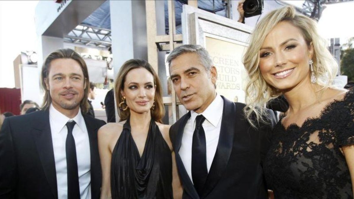 Brad Pitt, Angelina Jolie, George Clooney y Stacy Keibler, en California,  en enero del 2012.