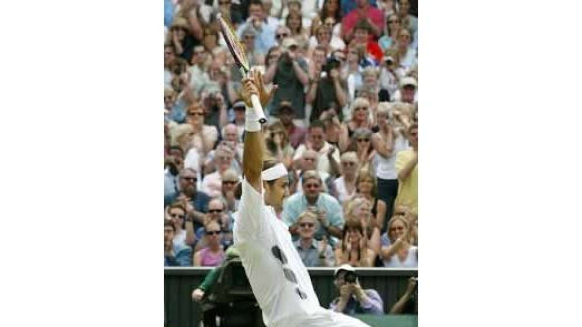 Roger Federer ganó en tres sets