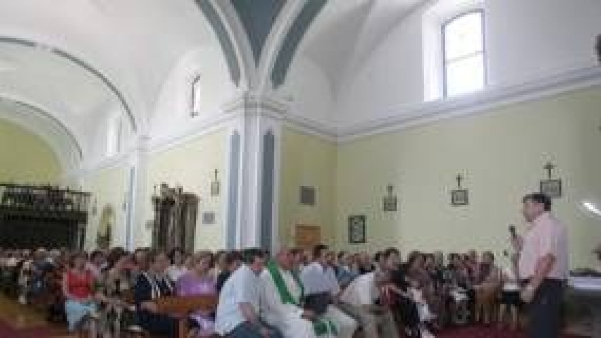 José Luis Suárez durante el discurso que dirigió a los asistentes a la celebración de la misa